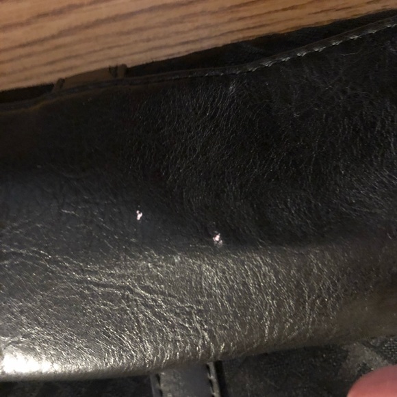 TOMMY HILFIGER PURSE - Picture 4 of 4